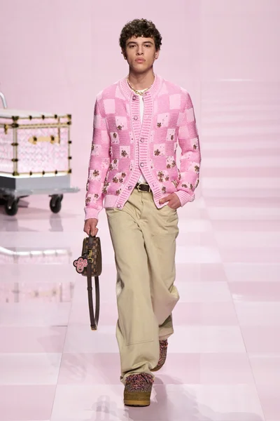 Look 24